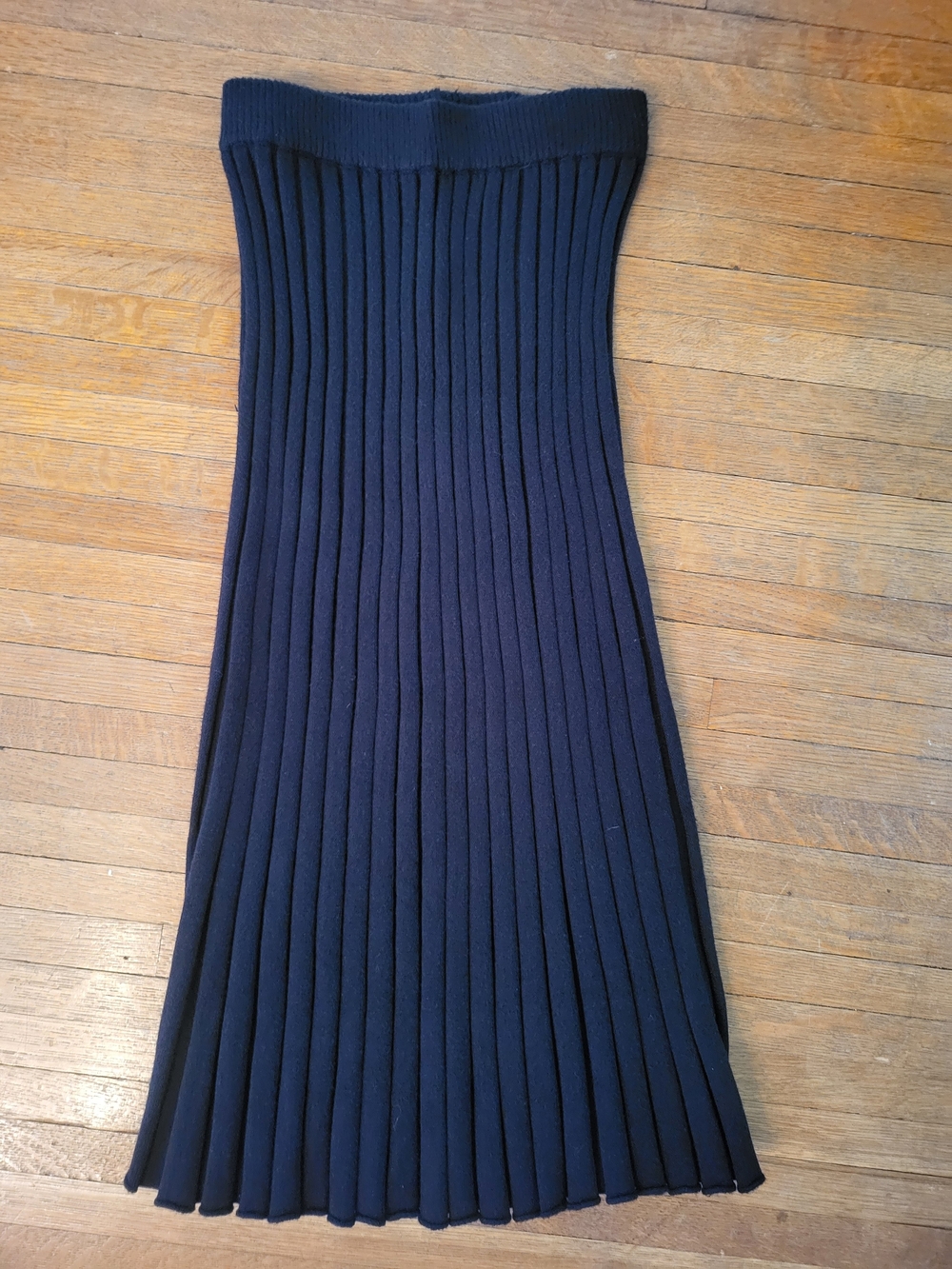 Women's Black Ribbed Knit Midi Skirt